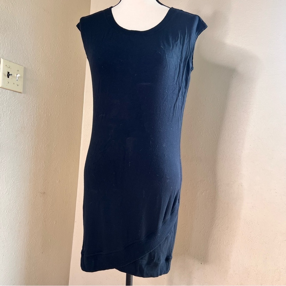 Athleta sleeveless t shirt mini black dress